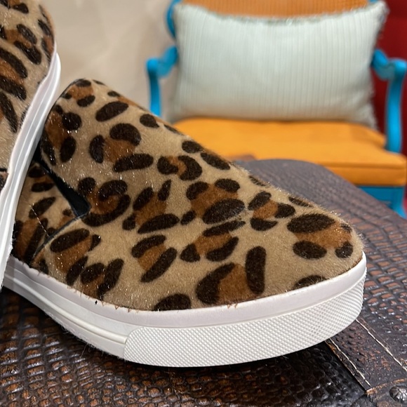 Dollhouse leopard slip on sneaker size 8.5 - Picture 2 of 11